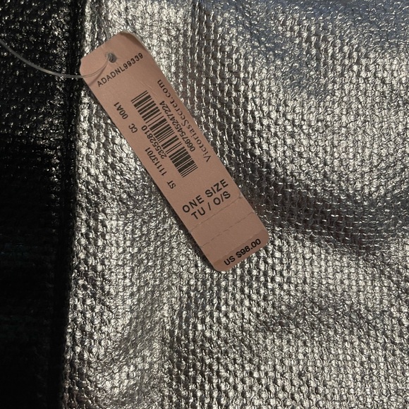 Victoria’s Secret Limited Edition large silver weekender bag w/ zipper top - Picture 6 of 9